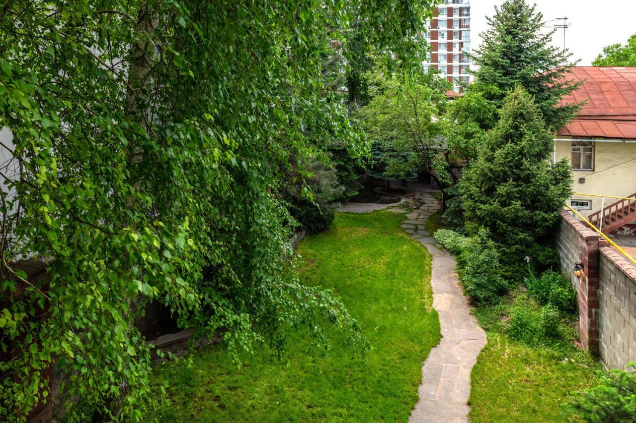 Wanderlust Boutique Hostel Алматы Экстерьер фото