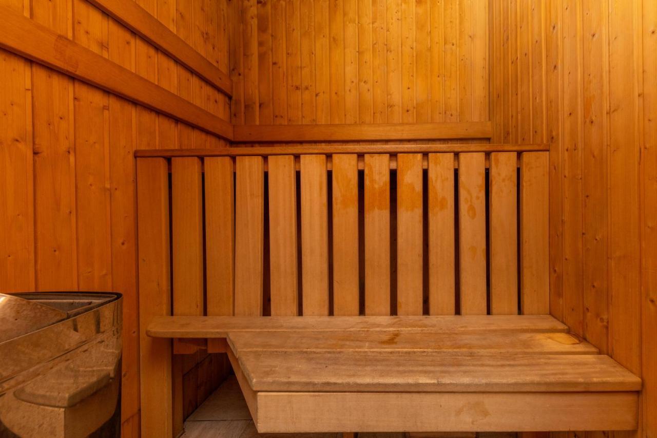 Wanderlust Boutique Hostel Алматы Экстерьер фото