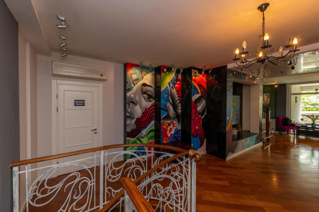 Wanderlust Boutique Hostel Алматы Экстерьер фото