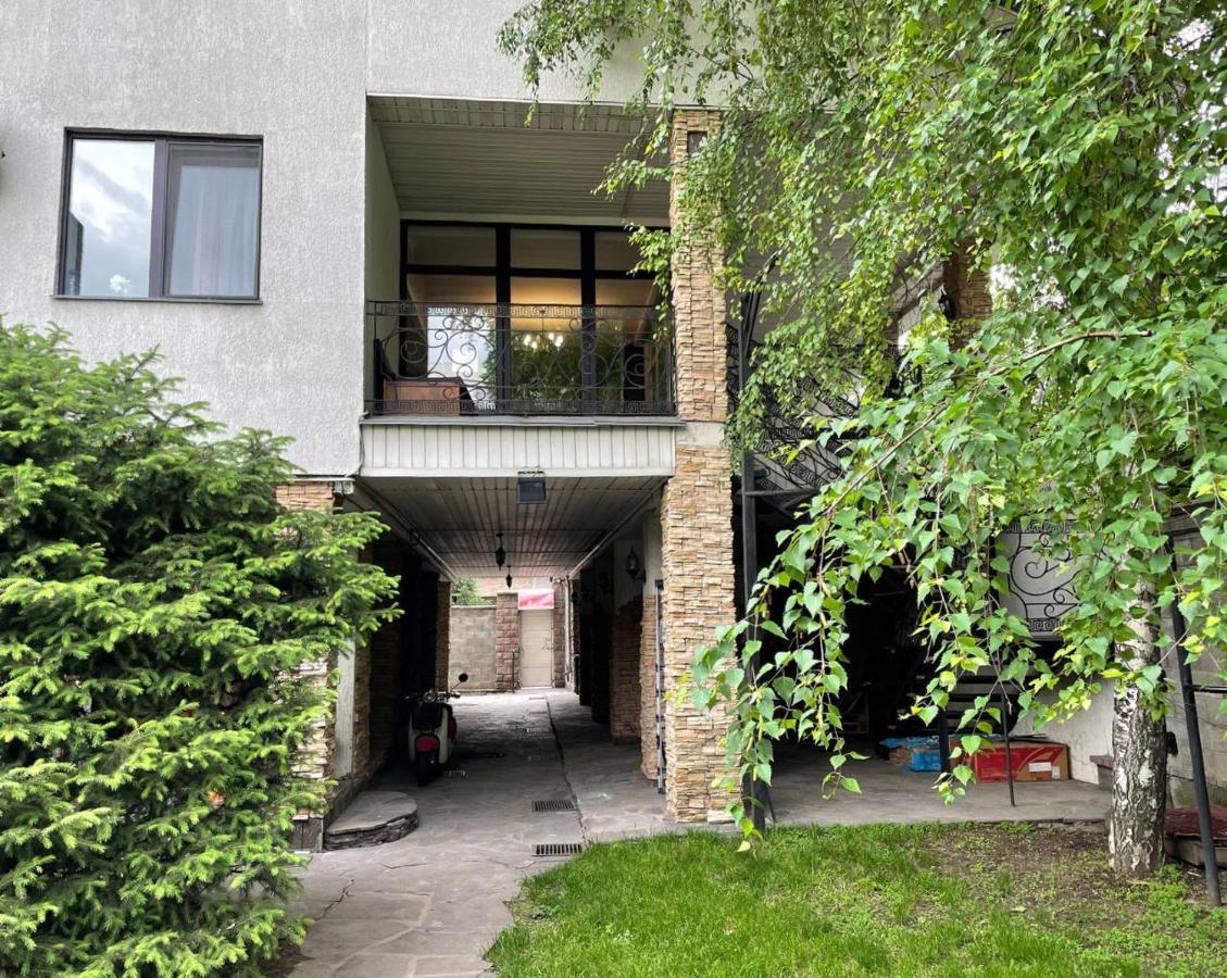 Wanderlust Boutique Hostel Алматы Экстерьер фото